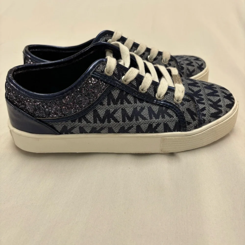 Michael Kors excellent gently